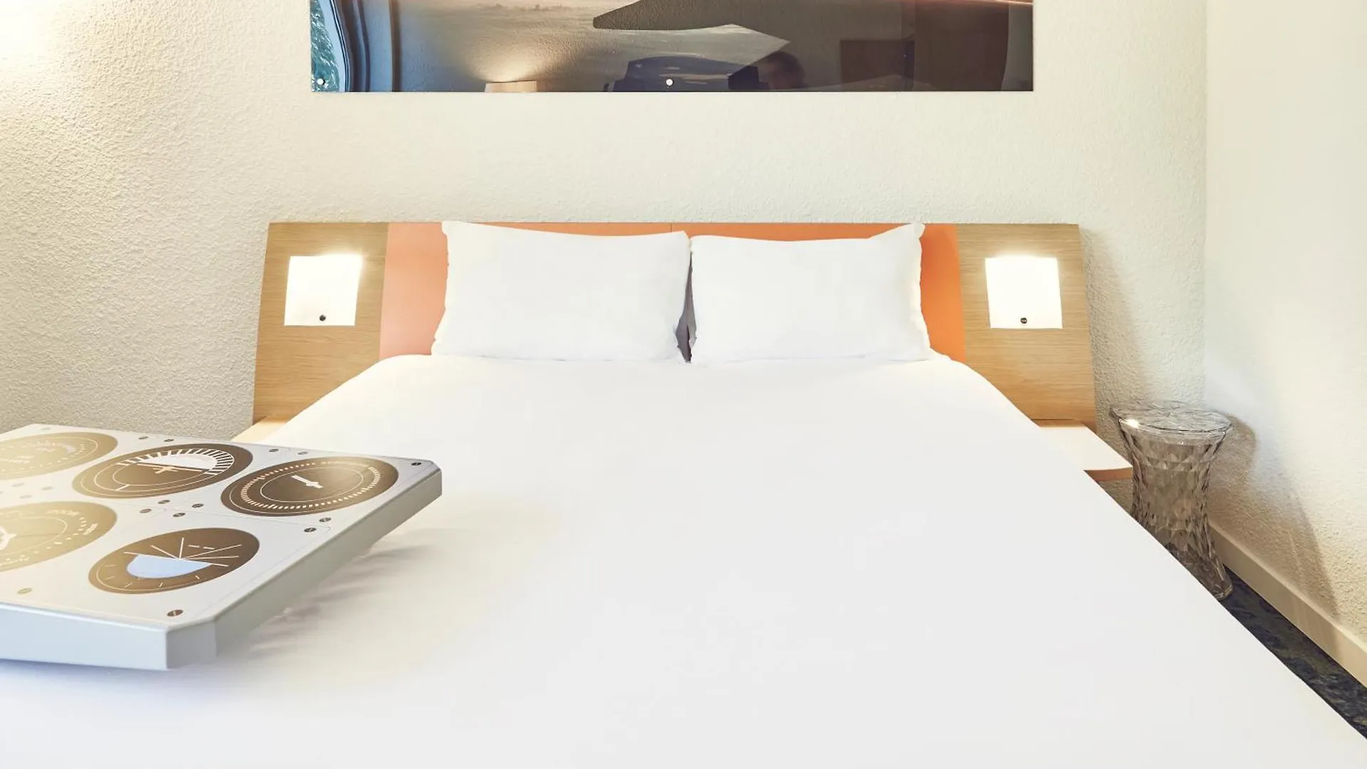 Hotel Ibis Styles Marseille Aeroport Vitrolles   Vitrolles (Bouches-du-Rhone)
