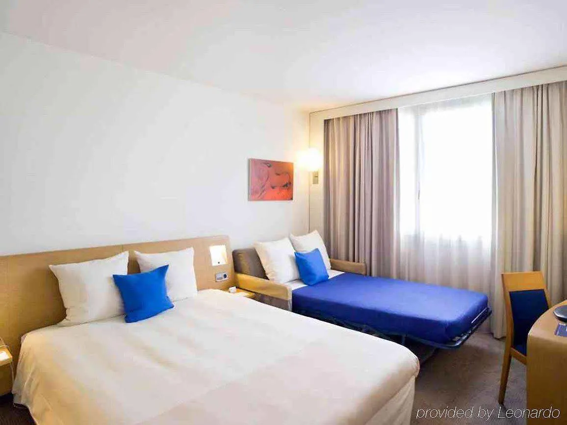 Hotel Ibis Styles Marseille Aeroport Vitrolles  3*, Vitrolles (Bouches-du-Rhone)