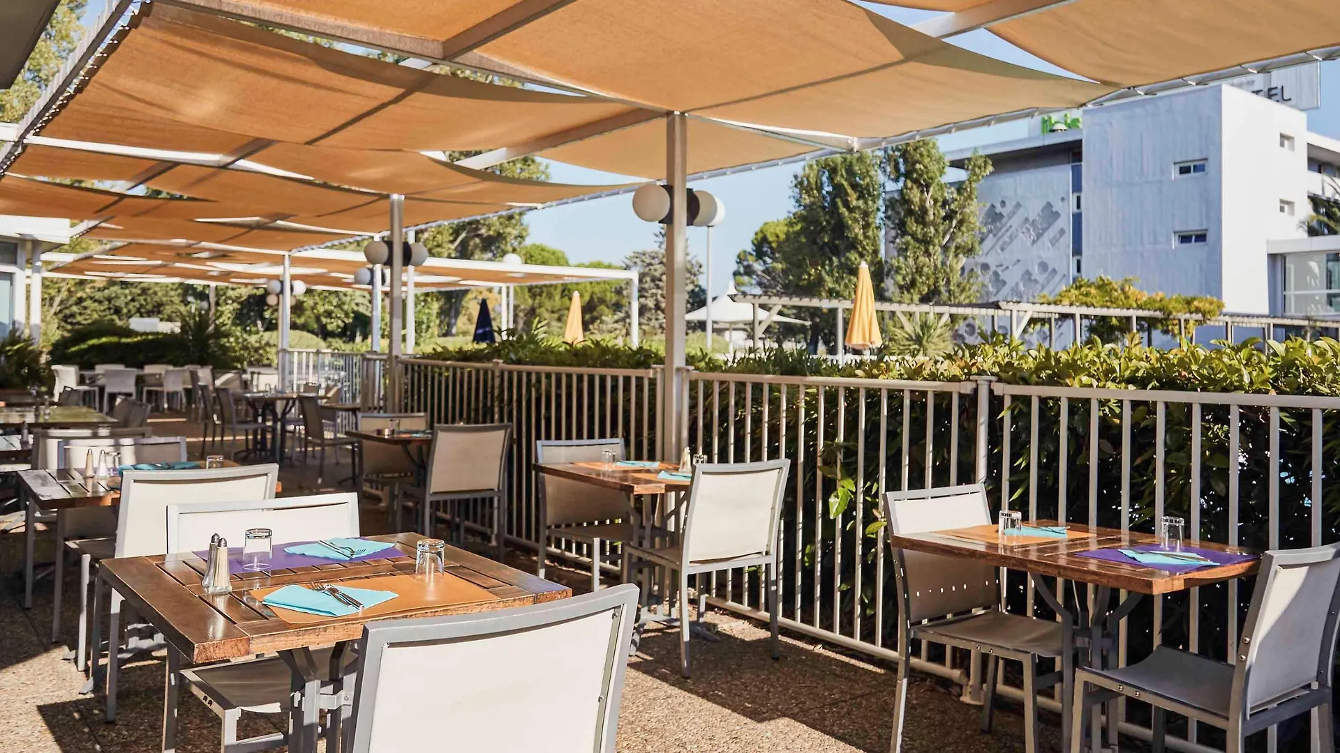 Ibis Styles Marseille Aeroport Hotel Vitrolles  3*, Vitrolles (Bouches-du-Rhone)