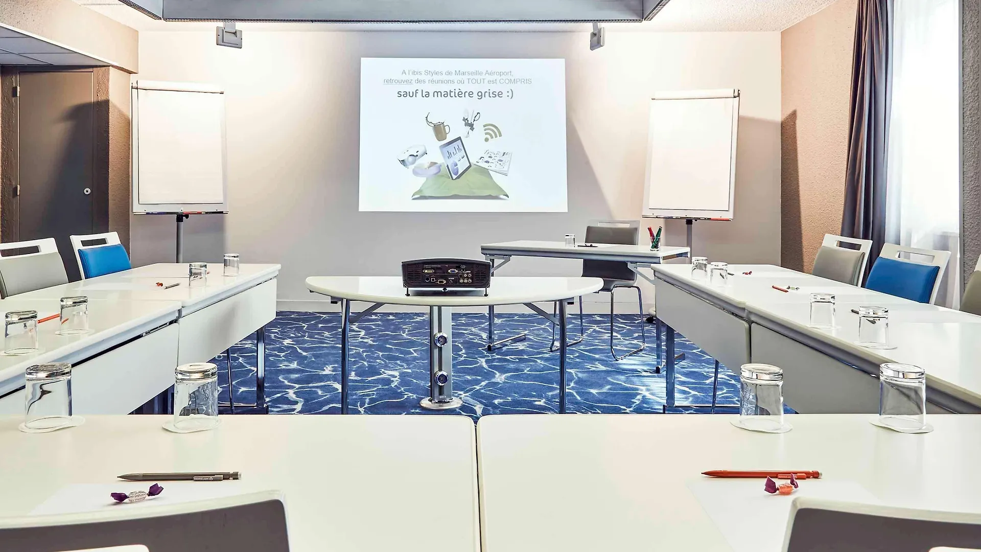 Ibis Styles Marseille Aeroport Hotel Vitrolles  3*, Vitrolles (Bouches-du-Rhone)