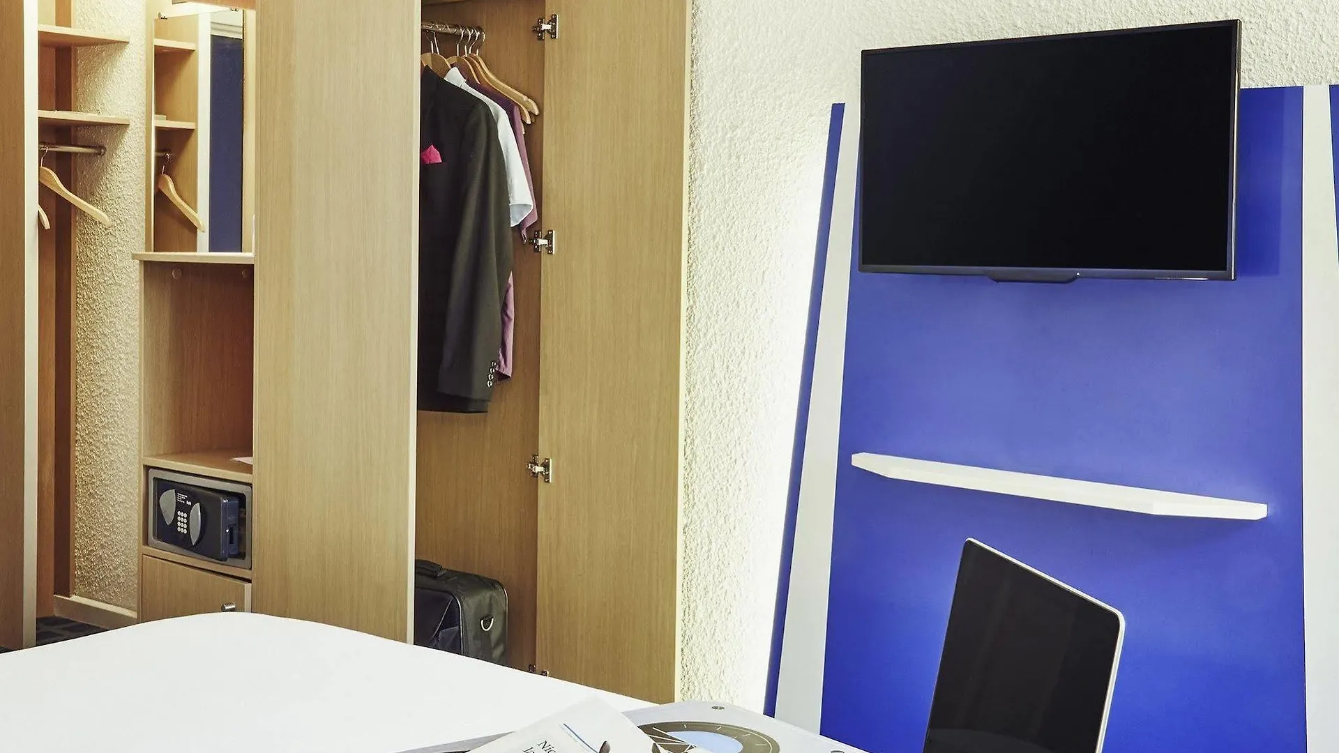 Ibis Styles Marseille Aeroport Hotel Vitrolles  Vitrolles (Bouches-du-Rhone)